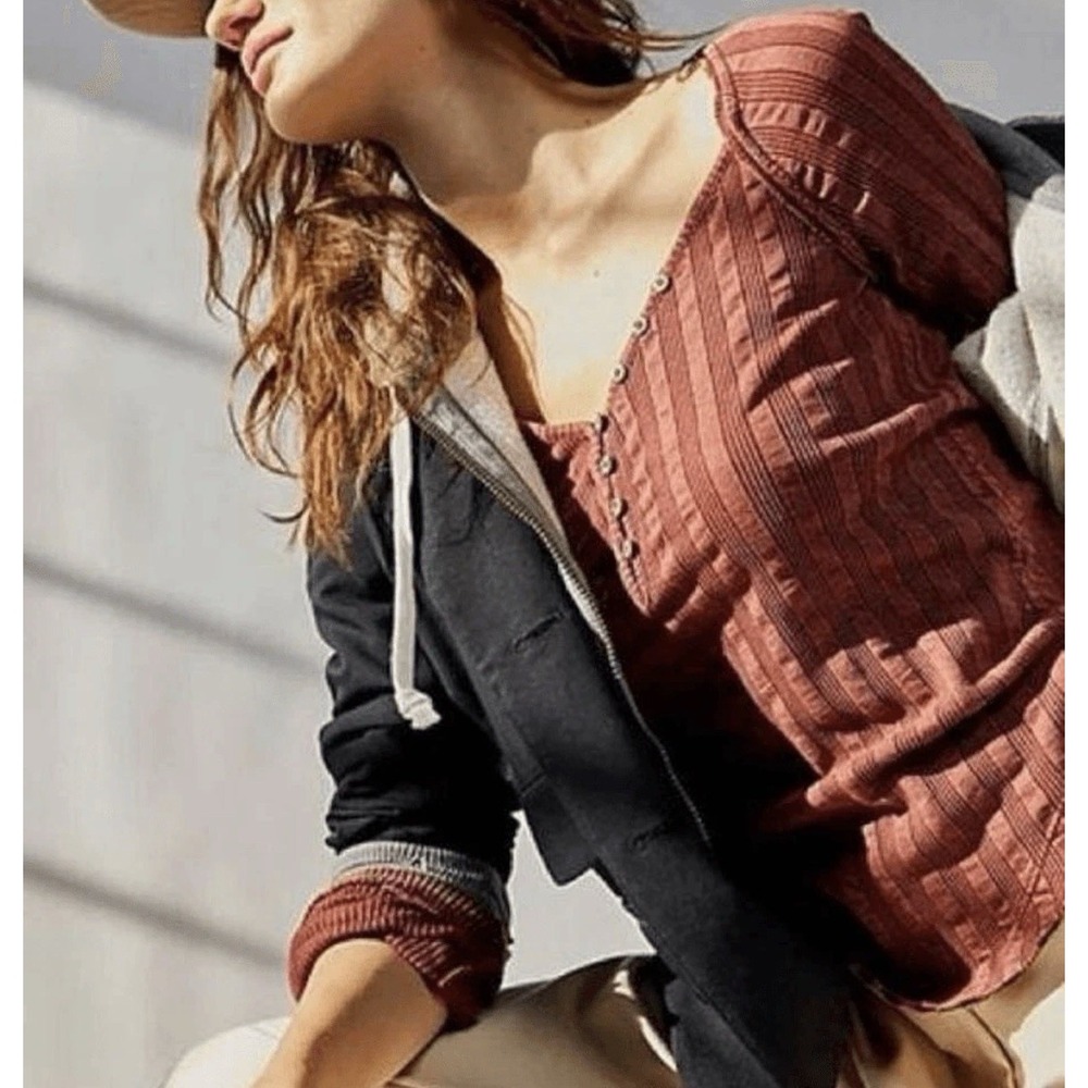 We The Free Henley Top Women Medium Rust Red Ribbed Long Sleeve One of the Girls